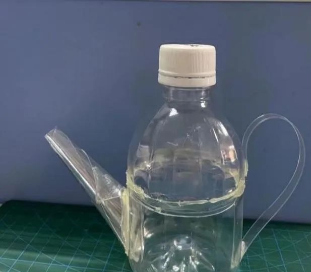 矿泉水瓶自制玩具图片